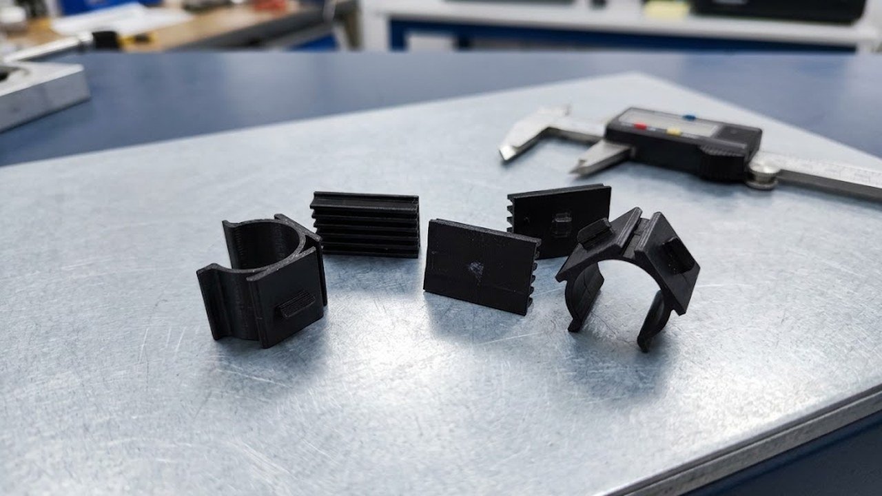 Componentes de mobiliario impresos en 3D en ASA - 3DAcad Getafe
